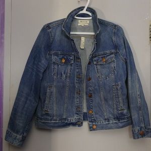 Madewell Classic Jean Jacket (light wash denim)